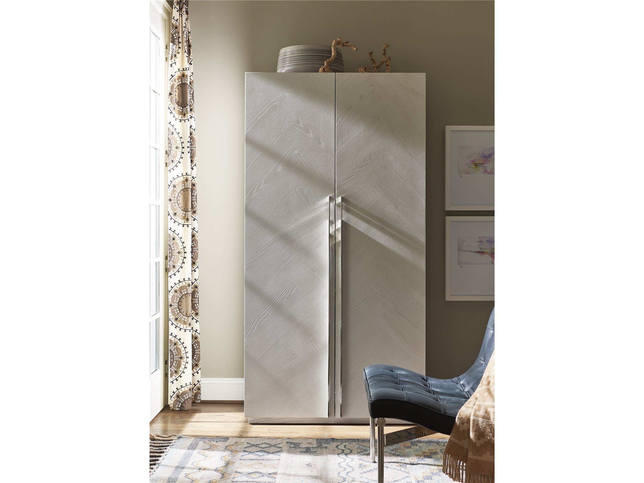 PARADOX DECORUM ARMOIRE