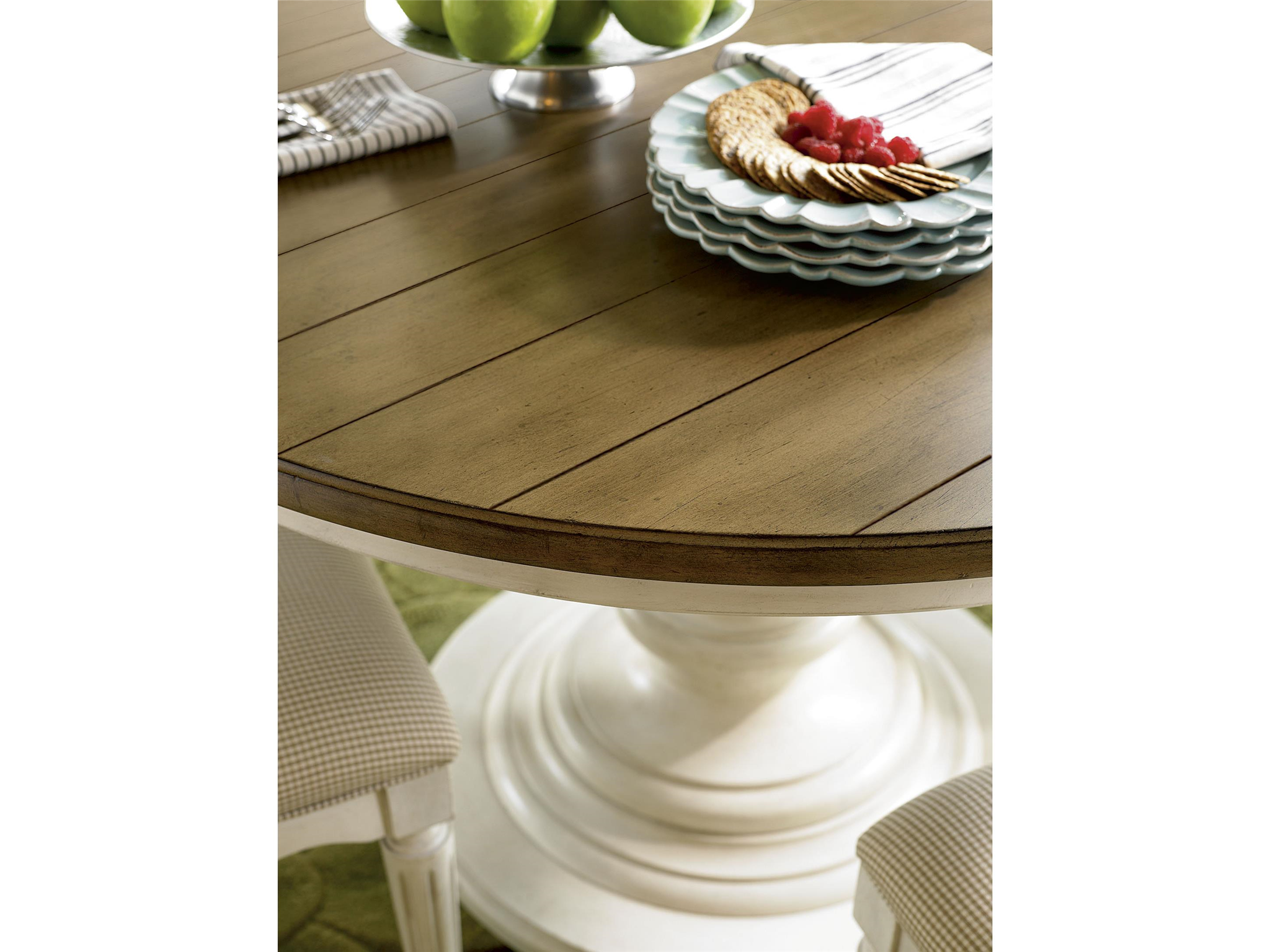 Summer Hill Round Dining Table | Domicile Furniture