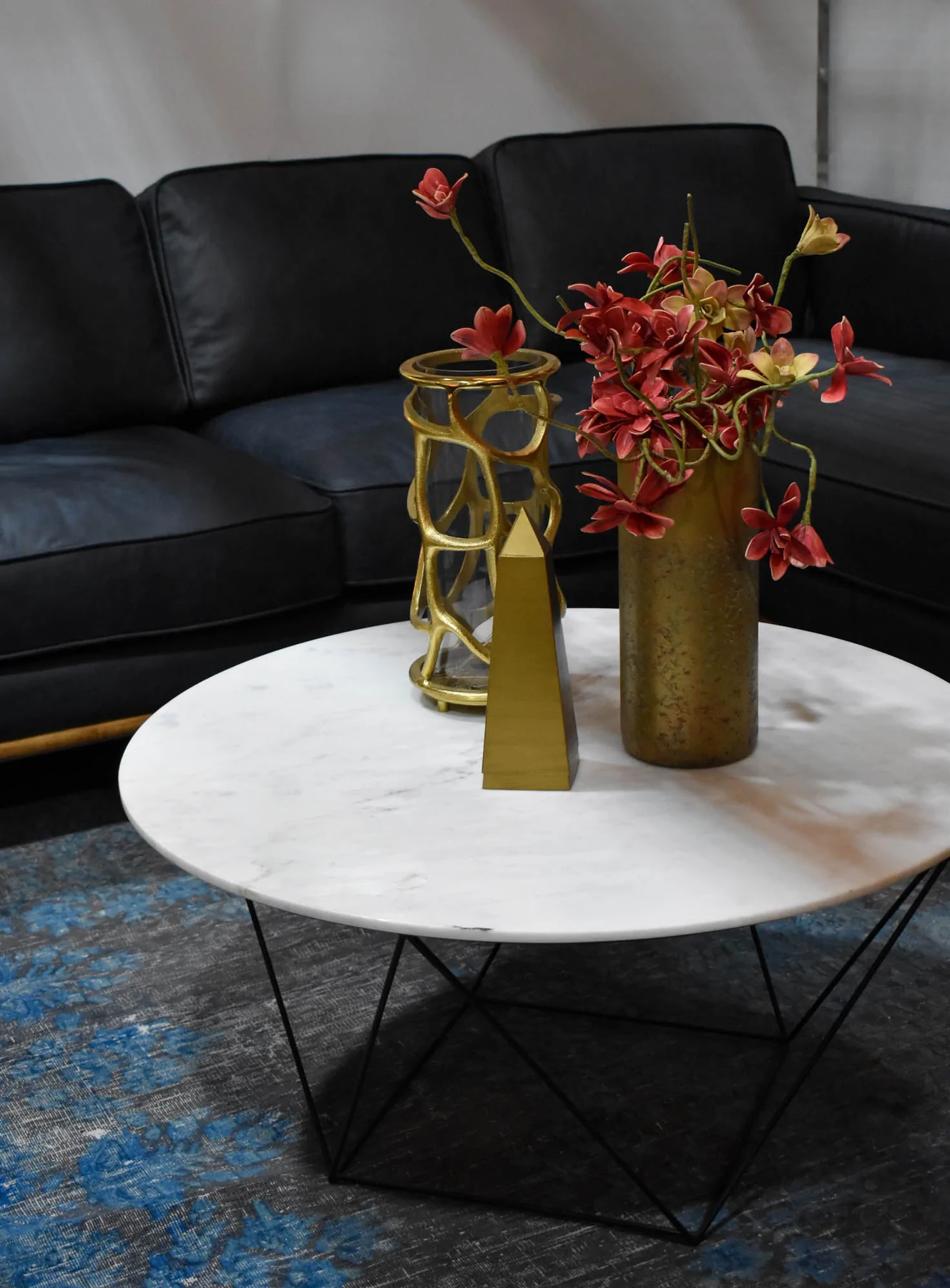 VALENCIA ROUND COFFEE TABLE - WHITE MARBLE/BLACK MATTE - Image 15