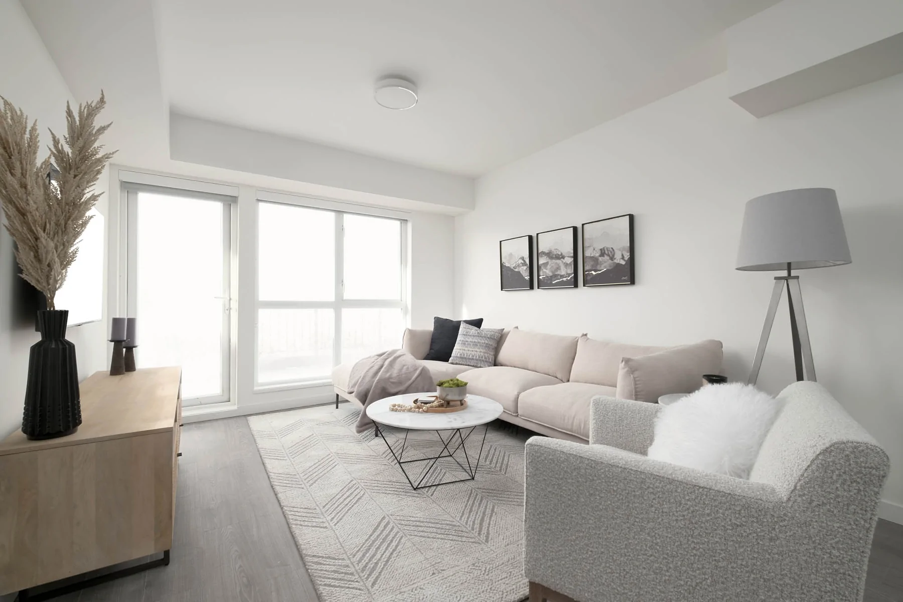 VALENCIA ROUND COFFEE TABLE - WHITE MARBLE/BLACK MATTE - Image 10